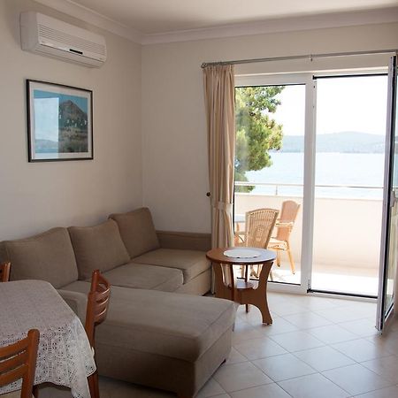 Villa Koala Apartments Zaboric Buitenkant foto