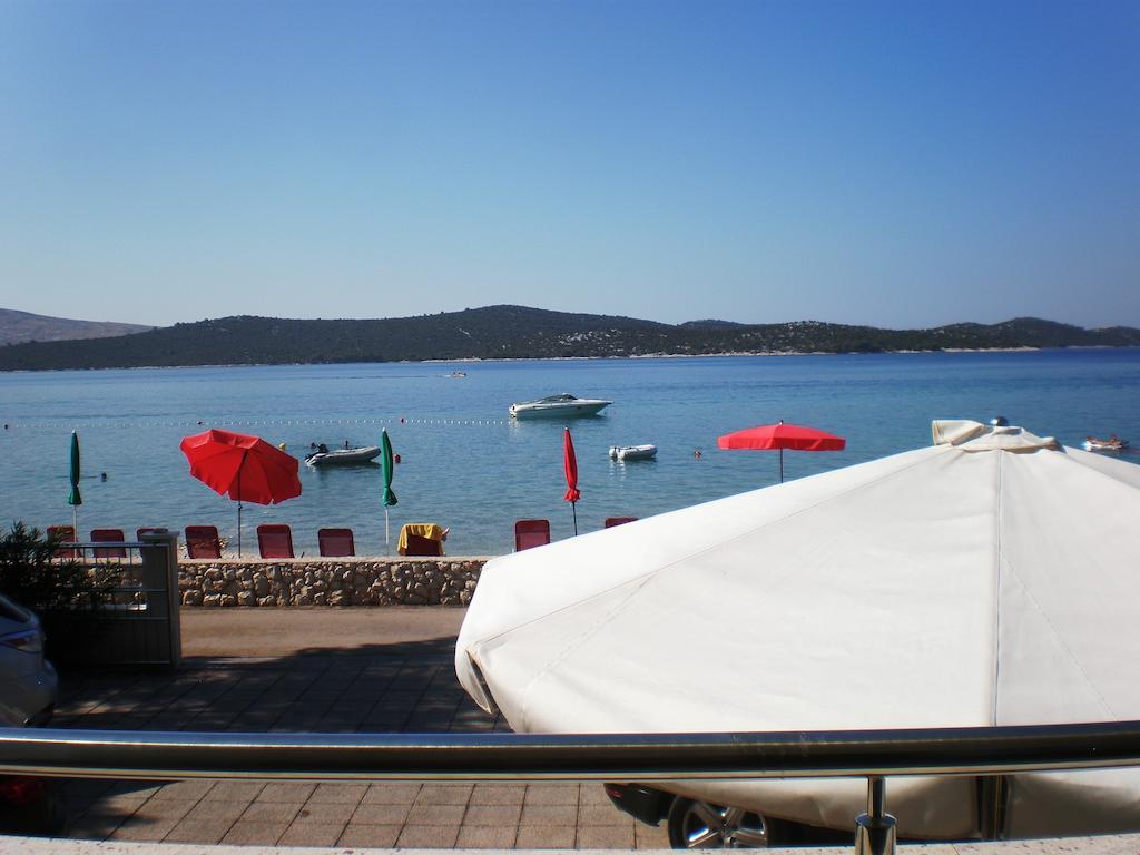 Villa Koala Apartments Zaboric Buitenkant foto