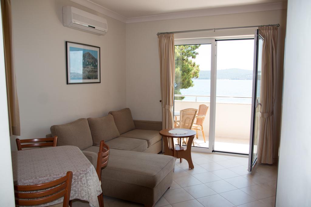 Villa Koala Apartments Zaboric Buitenkant foto
